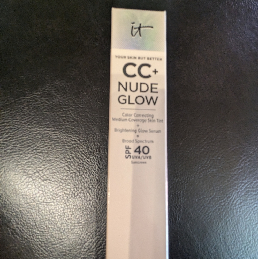 Brand new IT cc+ nude glow light medium new exp 2026